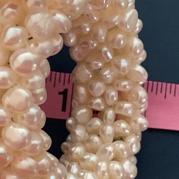 Blue Nile THICK multi strand pearl bracelet - Picture 10 of 15